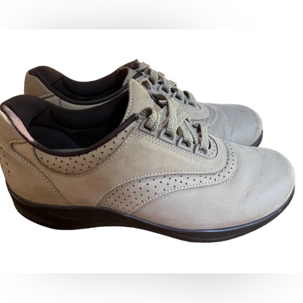 SAS Walk Easy Nubuck Leather Comfort Walking Shoes Tan Beige Lace Up Womens 7.5